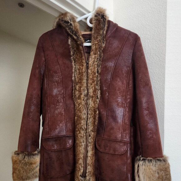 Calf length coat - Picture 1 of 2